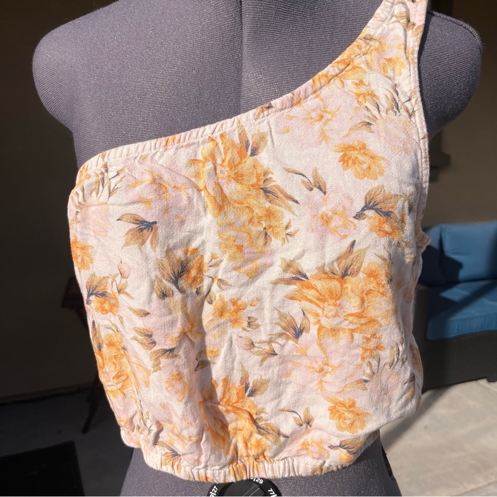 American Eagle Outfitters Floral One-Shoulder Crop Top - Orange and Cream
